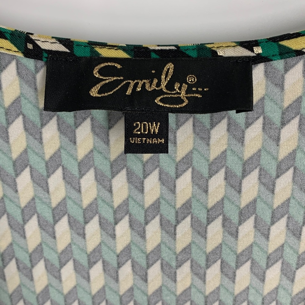 Sz 20W iconic Green and Cream Patterned Wrap Dress used - Picture 7 of 15